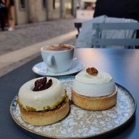 Pastry and coffee at Zoï Kitchen - La Boutique in Lyon