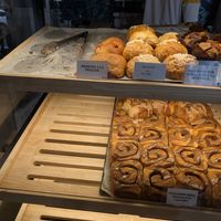 cinnamon rolls and brioches at Zoï Kitchen - La Boutique in Lyon