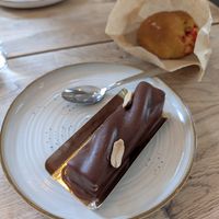 snickers cake at Zoï Kitchen - La Boutique in Lyon