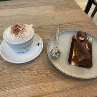 Un cappuccino et un snickers😄 at Zoï Kitchen - La Boutique in Lyon