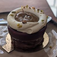 Pistachio cake at Zoï Kitchen - La Boutique in Lyon