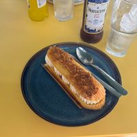 Caramel Éclaire at Zoï Kitchen - La Boutique in Lyon