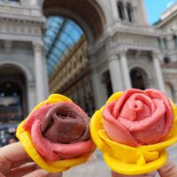 Both ice-creams have mango & raspberry. Left one not vegan due to chocolate. at Amorino in Milan