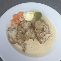 Seitan steak with peppercorn sauce  at Safari in Portimao