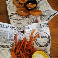 Onion rings and sweet potato chips at Burger Me at Wilsons in Phuket