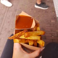 Fries with sauce at Pomms' in Gouda
