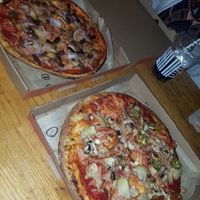 Vegan build-your-own pizza. So tastyyyyyy at Blaze Pizza in San Clemente