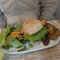 Burger de légumes at Happy Green Food in Saint-raphael