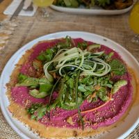 Crepe de lentilles corail, hummus de betterave et légumes at Happy Green Food in Saint-raphael