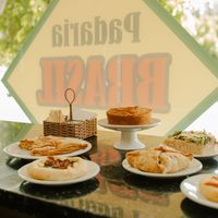 folhados veganos, esfiha vegana e bolo de laranja vegana at Padaria Brasil in Pelotas