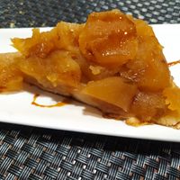 Tatin de manzana 🤤 at Geltoki in Zarautz