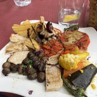 Plato con base de tofu  at Geltoki in Zarautz