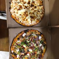 Pizza vegan und vegetarisch mit Käse   at Artea in Zarautz