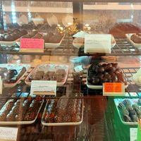 Pralines and Raw Bites at Café Loyal in Siegburg