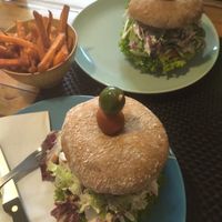 Bbq burger, fries, cheese burger at Melone in Aarhus