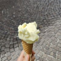 Ananas e cocco - fresco e delicato at Gelateria Gnam Gnam in Padua