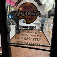 Entrance   at DK's Donuts & Bakery in Santa Monica