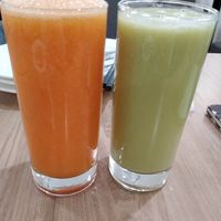 Papaya oatmilk & avocado oatmilk at Yes Natural Restaurant 悦意坊 in Central Singapore
