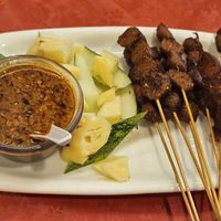 Delicious mini-skewers with sate sauce and pineapple at Eight Treasures Vegetarian 八宝素食馆 in Central Singapore