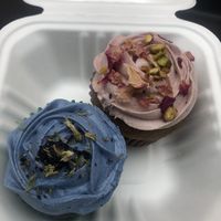 Cupcakes #Veganuary at Leaf and Seed in Toledo