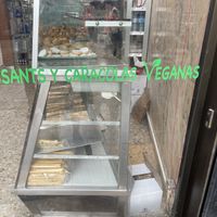 Sign indicating vegan  at Pasteleria Conchin in Valencia
