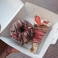 Duffin and cake at Pumper in Pontevedra