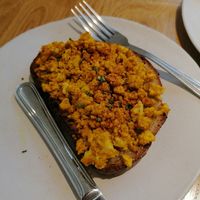 Tofu scramble (tosta de la semana/toast of the week) at Pumper in Pontevedra