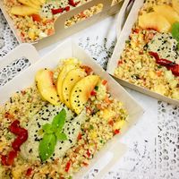 Tabouleh de quinoa au caviar d’aubergines, pêches marinées - sauce au citron  at Boulangerie Arnaud in Lyon