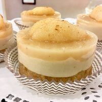 Bavarois Vegan poires amandes  at Boulangerie Arnaud in Lyon