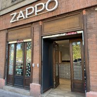 Storefrontt  at Zappo in Lyon