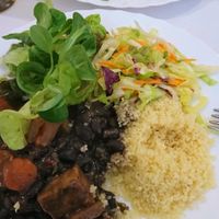 Lasanha de espinafres e Feijão preto com seitã  at Bio in Lisbon