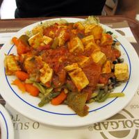 Tofu with vegetables at Bio in Lisbon