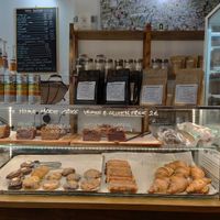 Tasty vegan baked goods at I Need Coffee in Granada