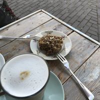 Vegan apple cake at Rose & Vanilla in Utrecht