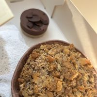 Kokos & Chocolate Taart petit four 5,85€
Appeltaart 4,75€  at Rose & Vanilla in Utrecht