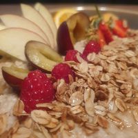 Vegane Porridge-Bowl breakfast at Ox in Heitersheim