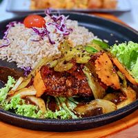 Hotplate Black Pepper Chicken Cutlet Rice  at Mother Earth 大地之素 in West Singapore