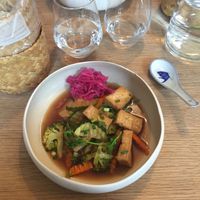 Tofu mariné sauté aux légumes, sauce saigon & riz parfumé. 17€ at Cafe Saigon in Saint-emilion