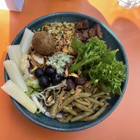 Seasonal bowl  at Imagine Café in Paris