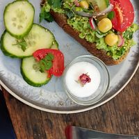 Avoid toast at Imagine Café in Paris