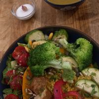 bowl and soup of the day 15€ resp. 7€ at Imagine Café in Paris