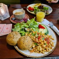 Unbedingt das Tofu scramble probieren! at Brettle in Ulm