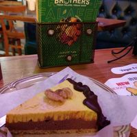 Vegan 🍰 at Falafel Brothers - Ebisu in Tokyo