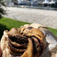 Roll Chocolat Sésame   at Grounded in Paris