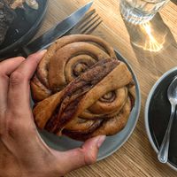 Cinnamon roll at Grounded in Paris