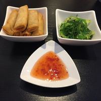 Frühlingsrollen und Algensalat  at BUI in Schorndorf