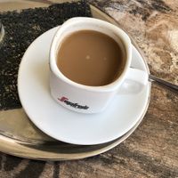 Ungenießbarer Mandelmilch „Cappuccino“ nach einmal umrühren  at Kennidi in Kaprun