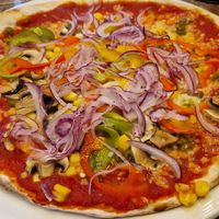 Vegetable Supreme with vegan cheese and extra jalapeños at Peatzeria in Islay