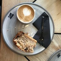 Flat white with oat milk and vegan banana bread   at Taraba - Specialty Coffee in Stuttgart