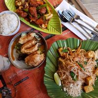 Tofu pad thai, tofu and vegan dumplings and chicken and cashews which can be changed to tofu and cashew at Thaikhun in Oxford